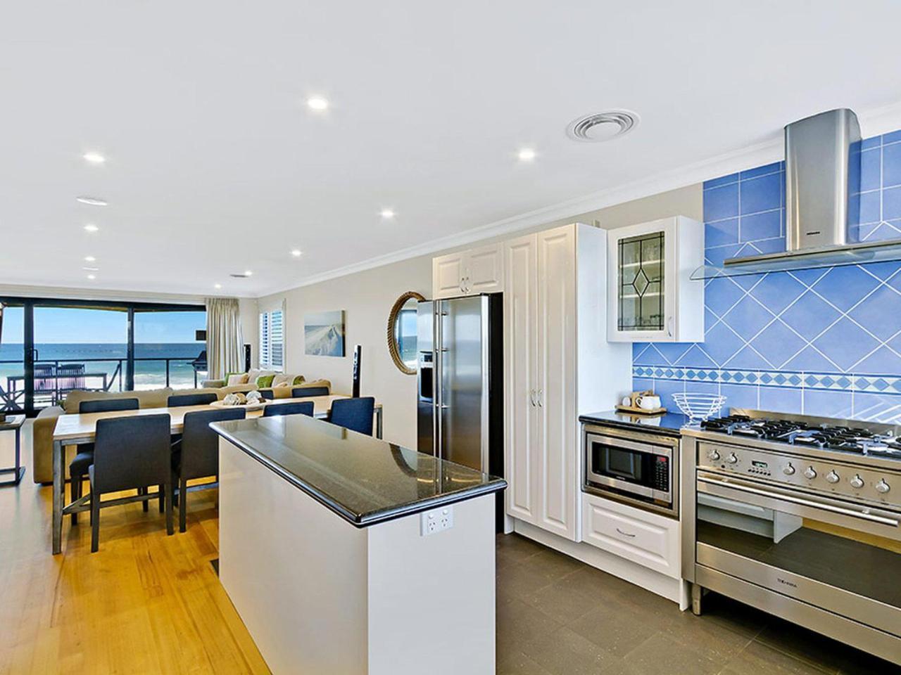Beach Front Luxury Entrance Esterno foto